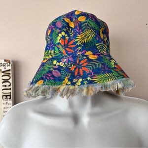NWT Little Brownie Fkoral Print Bucket Hat One Size